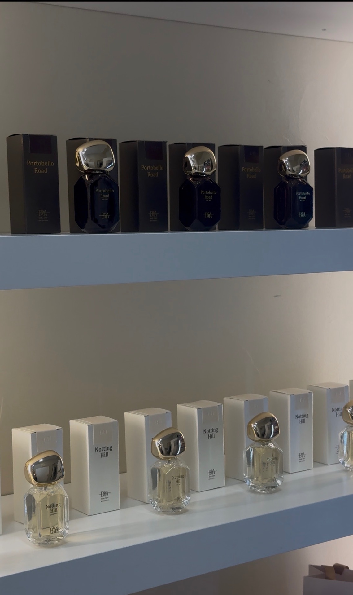 Brumes pour cheveux Baya exposées en boutique
